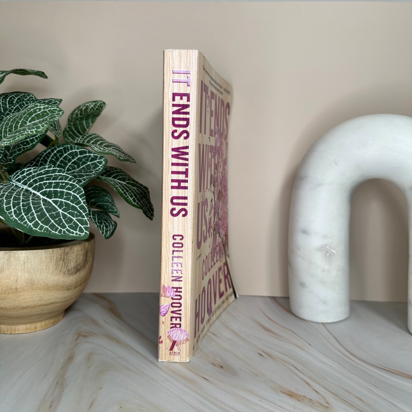 It Ends With Us by Colleen Hoover